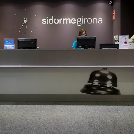 Отель Girona 2 2*