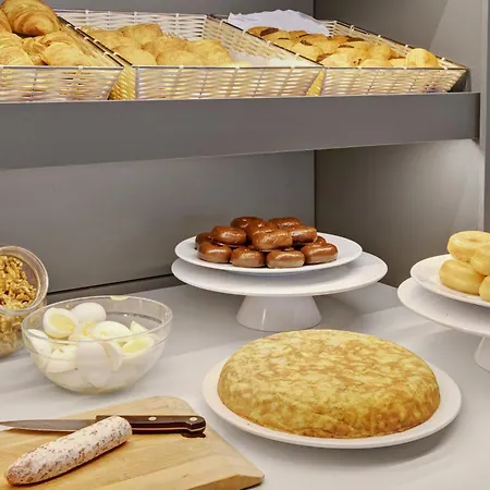 Ξενοδοχείο Girona 2 2*