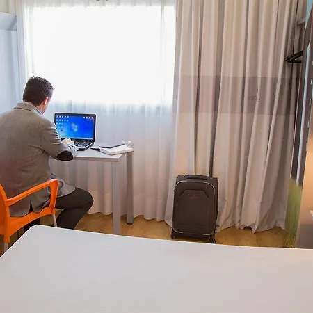 Ξενοδοχείο Girona 2