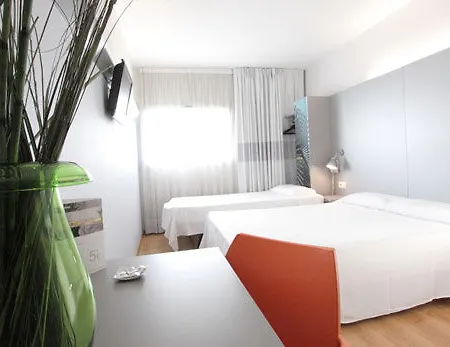 Girona 2 Ξενοδοχείο 2*