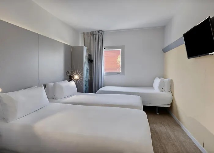ホテル Girona 2