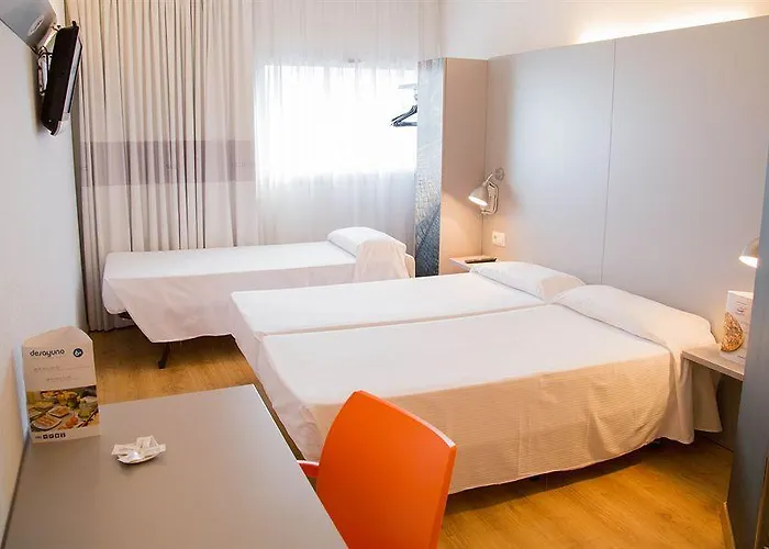 Girona 2 Otel