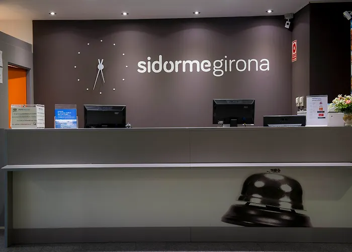 ホテル Girona 2 2*