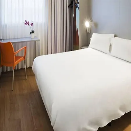 Hotel Girona 2 Salt