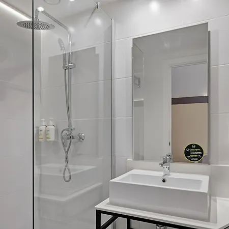 Hotel Girona 2 2*